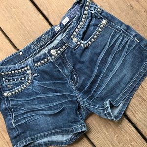 Miss Me Studded Shorts.🌞